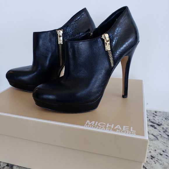 Michael Kors Black Leather Booties size 7 - Picture 4 of 5